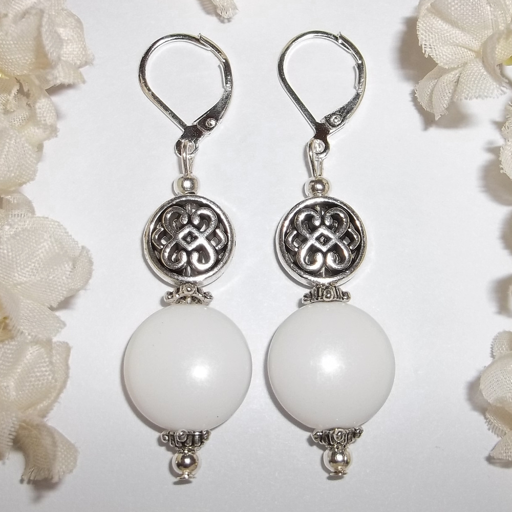 White & Silver Earring Set Beaded Handmade Celtic Knot Jewelry Dangle Drop 4578 - Picture 1 of 6